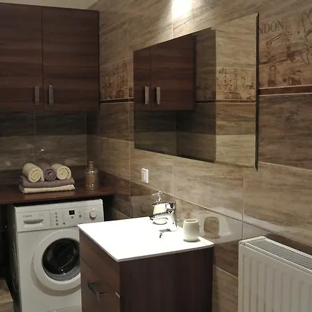 City House - Silver Apartment