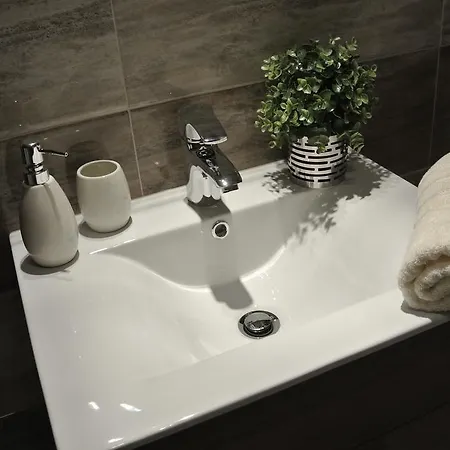 City House - Silver Apartment *